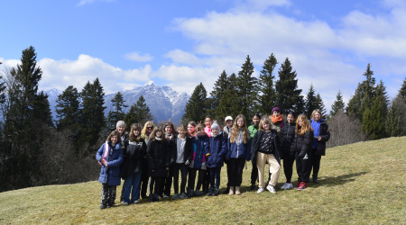 Zugspitze, Seilbahn und Wasserfälle – Schülerinnen erkunden mit ihren Schulsozialarbeiterinnen die Zugspitzregion