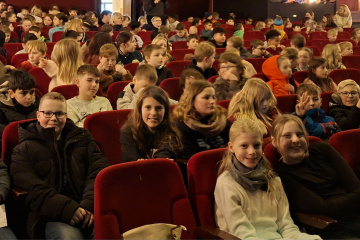 Bretter, die die Welt bedeuten – Unsere Klassen 5 schnuppern Theaterluft